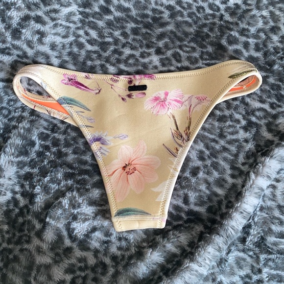 Triangl bikini - Picture 2 of 3